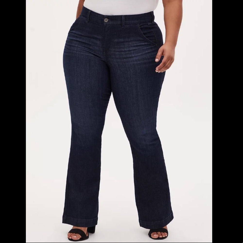 Torrid Feel the Fit Mid Rise Flare Vintage Stretch Jeans Dark Wash Size 12xs